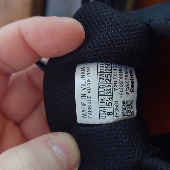 Shoes - Picture 4 of 4